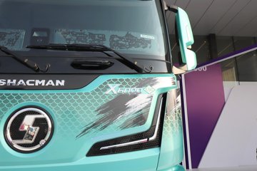 ��������X6000 �����콢 14.6L LNG 630���� 6X4 ��ʿ��12�� AMT�Զ��� ǣ����ͼƬ