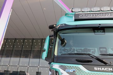 ��������X6000 �����콢 14.6L LNG 630���� 6X4 ��ʿ��12�� AMT�Զ��� ǣ����ͼƬ