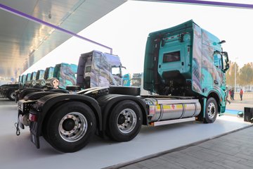 ��������X6000 �����콢 14.6L LNG 630���� 6X4 ��ʿ��12�� AMT�Զ��� ǣ����ͼƬ