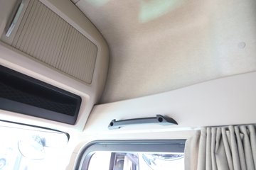 ��������X6000 �����콢 14.6L LNG 630���� 6X4 ��ʿ��12�� AMT�Զ��� ǣ����ͼƬ