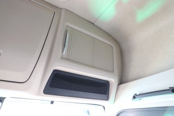 ��������X6000 �����콢 14.6L LNG 630���� 6X4 ��ʿ��12�� AMT�Զ��� ǣ����ͼƬ