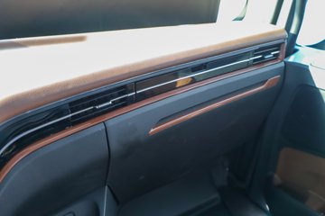 ��������X6000 �����콢 14.6L LNG 630���� 6X4 ��ʿ��12�� AMT�Զ��� ǣ����ͼƬ