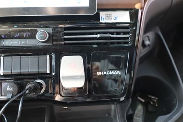 ��������X6000 �����콢 14.6L LNG 630���� 6X4 ��ʿ��12�� AMT�Զ��� ǣ����ͼƬ