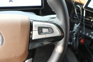 ��������X6000 �����콢 14.6L LNG 630���� 6X4 ��ʿ��12�� AMT�Զ��� ǣ����ͼƬ