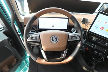 ��������X6000 �����콢 14.6L LNG 630���� 6X4 ��ʿ��12�� AMT�Զ��� ǣ����ͼƬ