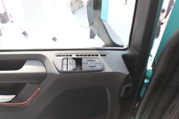 ��������X6000 �����콢 14.6L LNG 630���� 6X4 ��ʿ��12�� AMT�Զ��� ǣ����ͼƬ