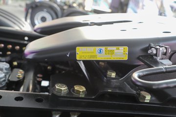 ��������X6000 �����콢 14.6L LNG 630���� 6X4 ��ʿ��12�� AMT�Զ��� ǣ����ͼƬ