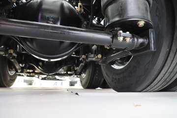 ��������X6000 �����콢 14.6L LNG 630���� 6X4 ��ʿ��12�� AMT�Զ��� ǣ����ͼƬ