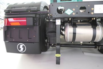 ��������X6000 �����콢 14.6L LNG 630���� 6X4 ��ʿ��12�� AMT�Զ��� ǣ����ͼƬ