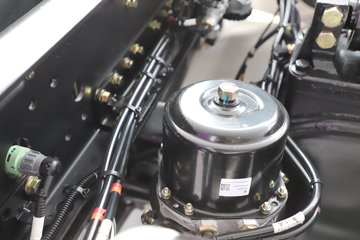 ��������X6000 �����콢 14.6L LNG 630���� 6X4 ��ʿ��12�� AMT�Զ��� ǣ����ͼƬ