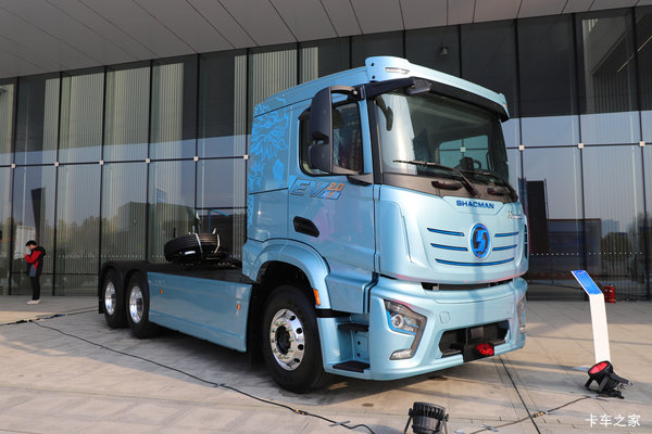 陕汽德龙H6000E 6X4 纯电动牵引车 600.92kWh