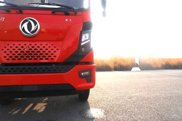 �����½�����X1 3L���� 210���� 4X2 ��ʿ��8�� �ػ���ͼƬ