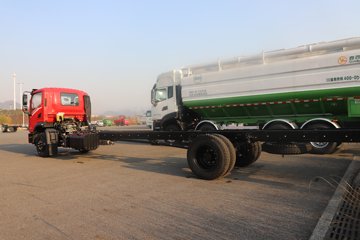 �����½�����X1 3L���� 210���� 4X2 ��ʿ��8�� �ػ���ͼƬ