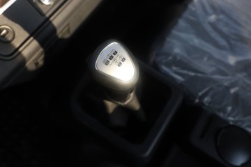 �����½�����X1 3L���� 210���� 4X2 ��ʿ��8�� �ػ���ͼƬ