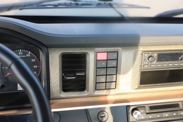 �����½�����X1 3L���� 210���� 4X2 ��ʿ��8�� �ػ���ͼƬ