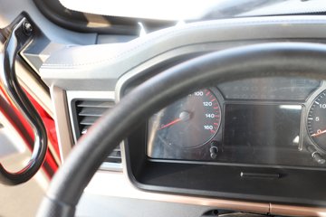 �����½�����X1 3L���� 210���� 4X2 ��ʿ��8�� �ػ���ͼƬ