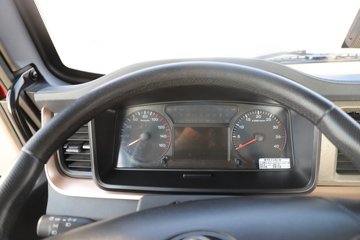 �����½�����X1 3L���� 210���� 4X2 ��ʿ��8�� �ػ���ͼƬ