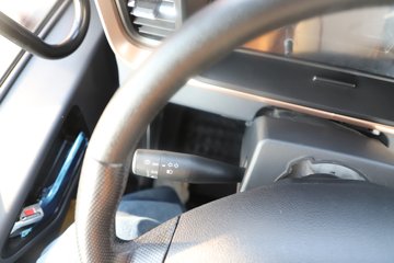 �����½�����X1 3L���� 210���� 4X2 ��ʿ��8�� �ػ���ͼƬ