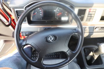 �����½�����X1 3L���� 210���� 4X2 ��ʿ��8�� �ػ���ͼƬ