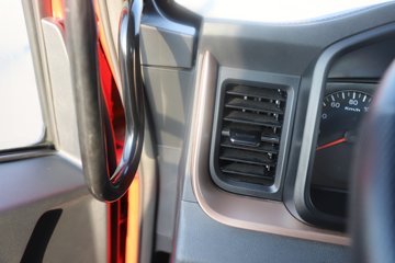 �����½�����X1 3L���� 210���� 4X2 ��ʿ��8�� �ػ���ͼƬ