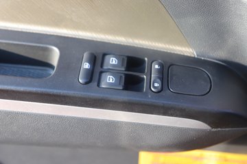 �����½�����X1 3L���� 210���� 4X2 ��ʿ��8�� �ػ���ͼƬ