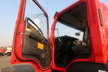 �����½�����X1 3L���� 210���� 4X2 ��ʿ��8�� �ػ���ͼƬ