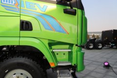 陕汽德龙X5000E 6X4 纯电动自卸车 400kWh