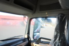 东风新疆 畅行X7 320马力 4X2 冷藏车 东风新疆 畅行X7 320马力 4X2 冷藏车