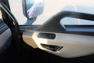 �����½� ����X7 320���� 4X2 ��س�ͼƬ