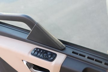 �����½� ����X7 320���� 4X2 ��س�ͼƬ