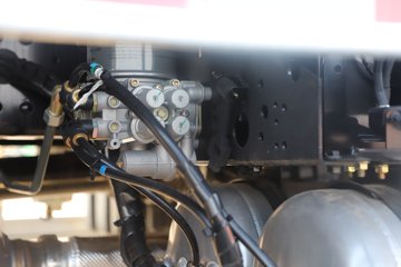 �����½� ����X7 320���� 4X2 ��س�ͼƬ