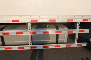 �����½� ����X7 320���� 4X2 ��س�ͼƬ