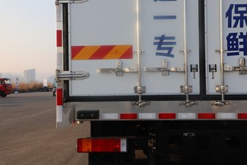 �����½� ����X7 320���� 4X2 ��س�ͼƬ