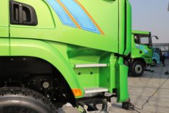 陕汽德龙X5000E 8X4 8米纯电动自卸车 宁德时代600.92kWh