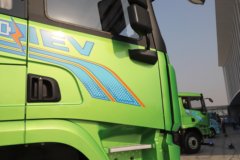 陕汽德龙X5000E 8X4 8米纯电动自卸车 宁德时代600.92kWh