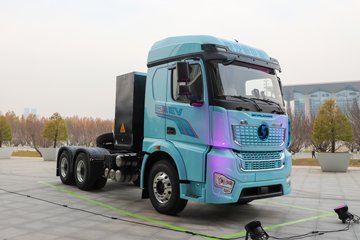 陕汽德龙M5000E 6X4 换电式纯电动牵引车 400kWh