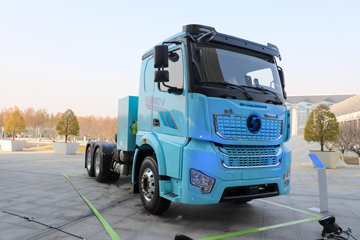 陕汽德龙M5000E 轻量化版 6X4 平顶 纯电动牵引车 400kWh