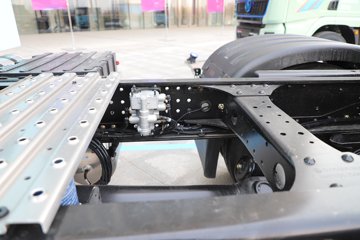 ��������M5000E �������� 6X4 ƽ�� ���綯ǣ���� 400kWhͼƬ