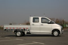 东风途逸T7 2025款 1.6L汽油 122马力 5档 2.505米双排栏板微卡 东风途逸T7 2025款 1.6L汽油 122马力 5档 2.505米双排栏板微卡