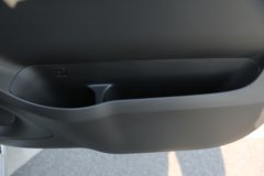 东风途逸T7 2025款 1.6L汽油 122马力 5档 2.505米双排栏板微卡 东风途逸T7 2025款 1.6L汽油 122马力 5档 2.505米双排栏板微卡