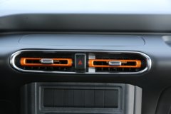 东风途逸T7 2025款 1.6L汽油 122马力 5档 2.505米双排栏板微卡 东风途逸T7 2025款 1.6L汽油 122马力 5档 2.505米双排栏板微卡