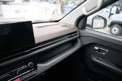 解放悦图 豪华版 2L汽油 5档 3.45米单排厢式微卡