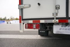 解放悦图 豪华版 2L汽油 5档 3.45米单排厢式微卡