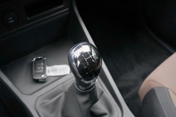 �����ͼ ������ 1.6L���� 122���� ����5�� 2.6��˫�Ų�դʽ΢��(��̥)ͼƬ