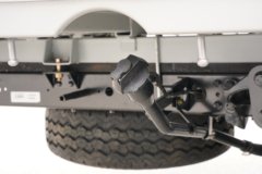 解放悦图 豪华版 1.6L汽油 122马力 东安5档 2.6米双排仓栅式微卡(后单胎)