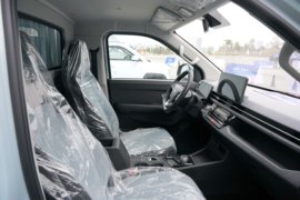 悦图&nbsp;电动载货车驾驶室图片