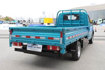 �����ͼ ������ 1.6L CNG 105���� ����5�� 3.3�׵�������΢��(��̥)ͼƬ