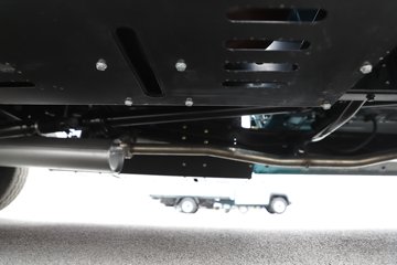 �����ͼ ������ 1.6L CNG 105���� ����5�� 3.3�׵�������΢��(��̥)ͼƬ