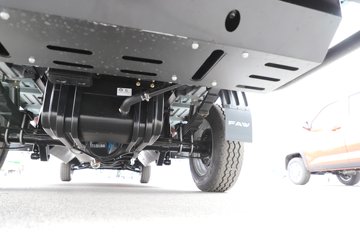 �����ͼ ������ 1.6L CNG 105���� ����5�� 3.3�׵�������΢��(��̥)ͼƬ