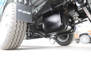 �����ͼ ������ 1.6L CNG 105���� ����5�� 3.3�׵�������΢��(��̥)ͼƬ
